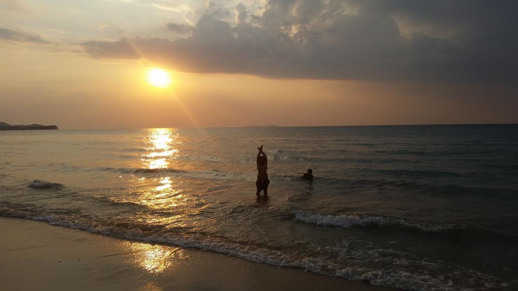 Acharavi Beach Villa Ngoại thất bức ảnh